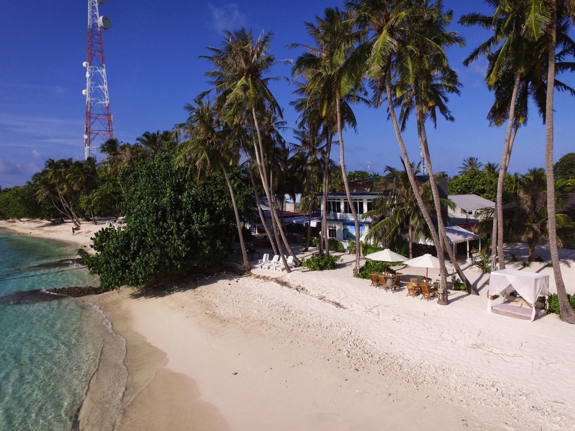 Batuta Maldives Surf View Hotel Thulusdhoo Exterior foto