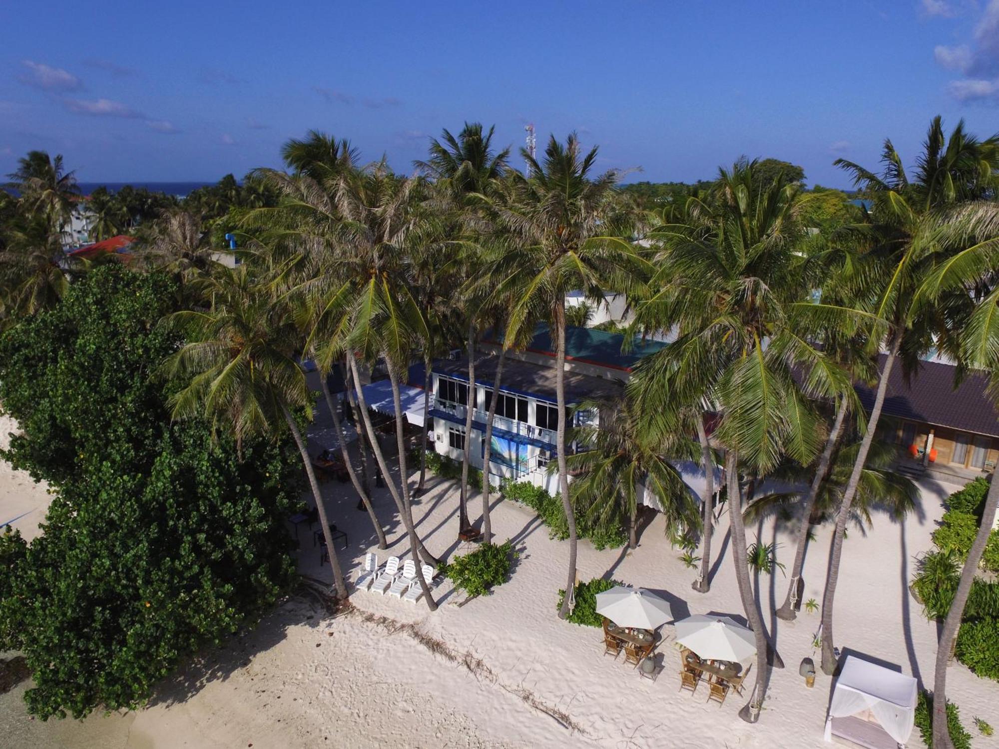 Batuta Maldives Surf View Hotel Thulusdhoo Exterior foto