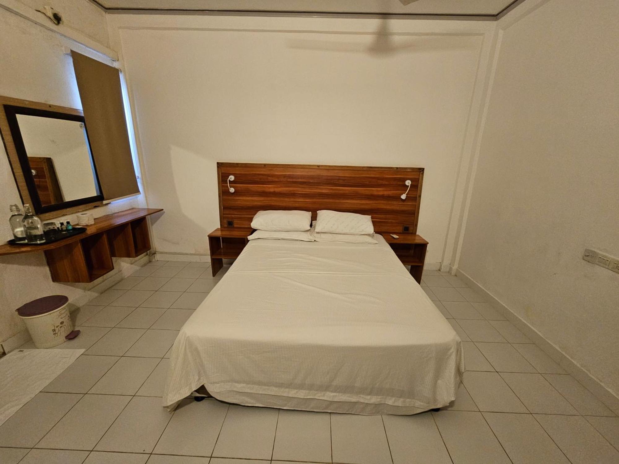 Batuta Maldives Surf View Hotel Thulusdhoo Quarto foto