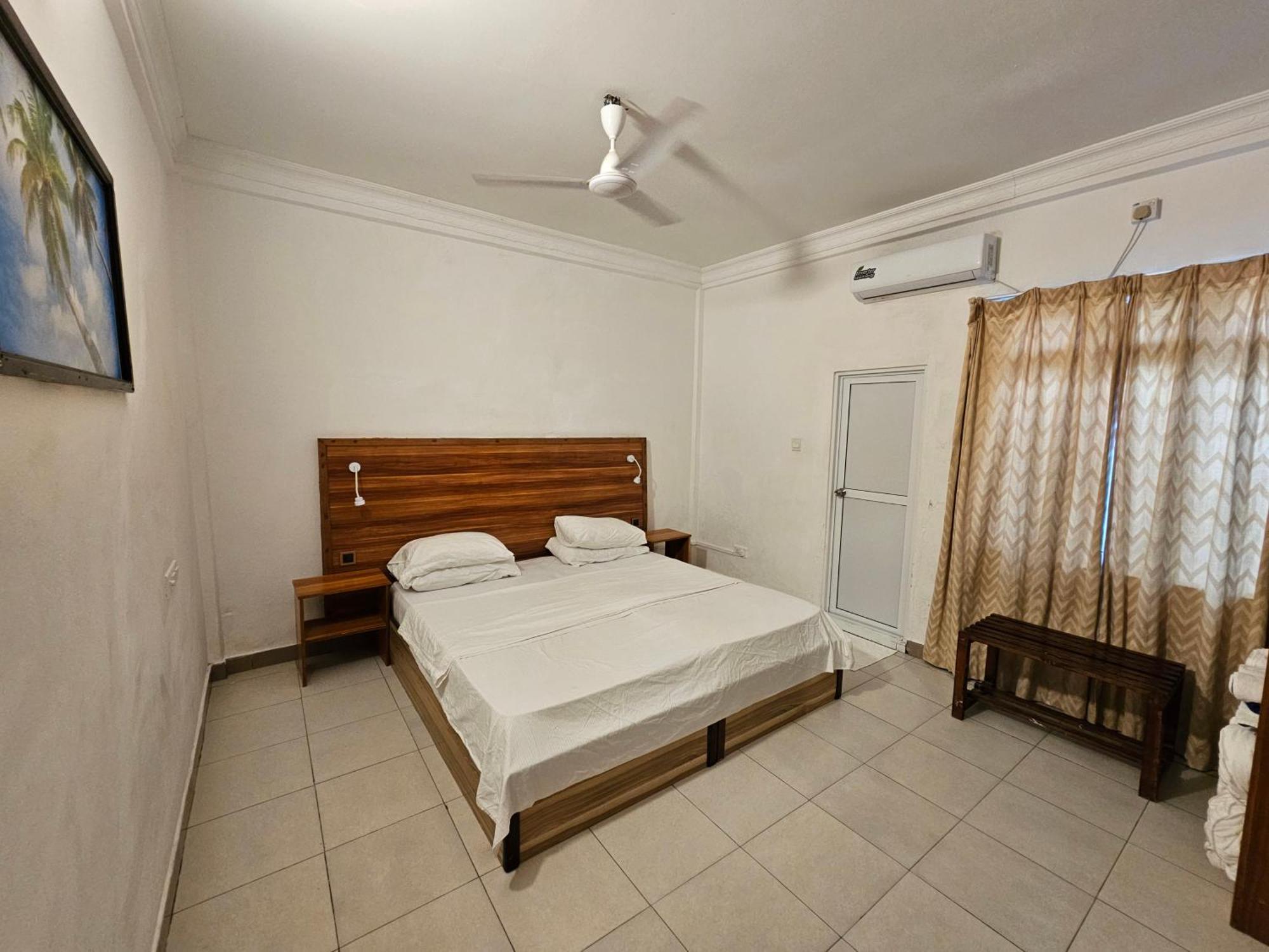 Batuta Maldives Surf View Hotel Thulusdhoo Quarto foto