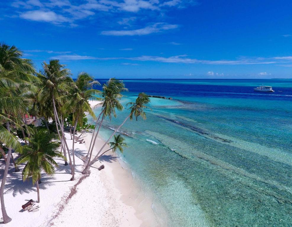 Batuta Maldives Surf View Hotel Thulusdhoo Exterior foto